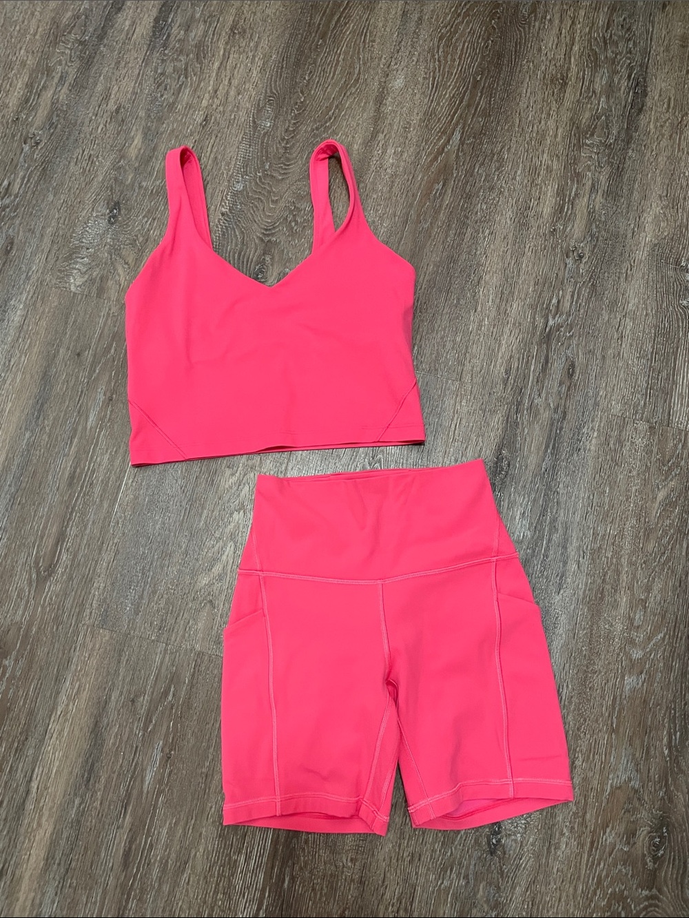 EUC Lululemon Matching Align Set Lip Gloss. Size Top 8/Bottom 4